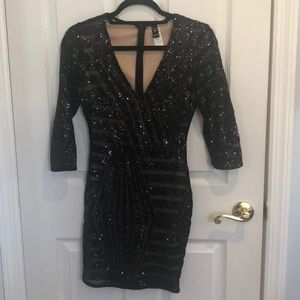 Beautiful black and beige sequin dress!